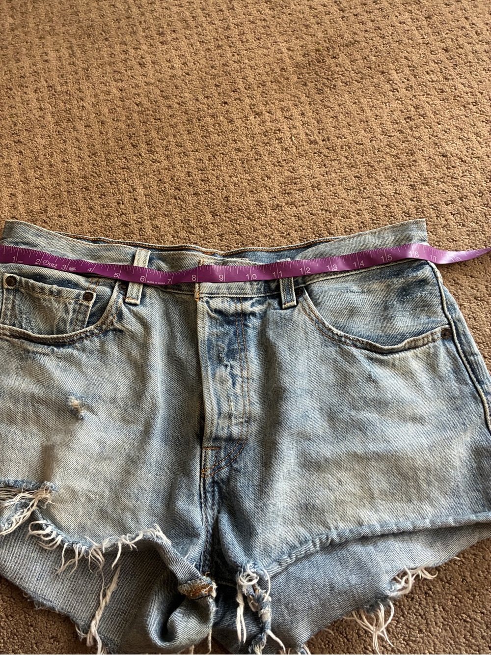Levi’s Light Blue Distressed Denim Women’s Shorts - Picture 3 of 7